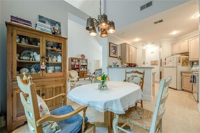 Building Photo - 322 Pebble Trail