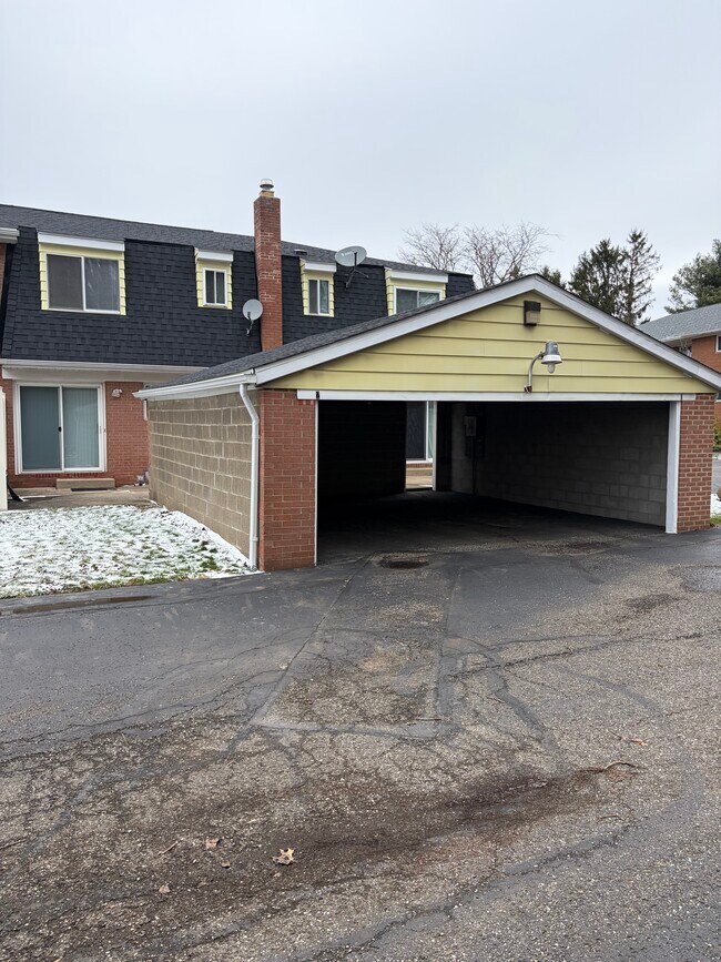 Building Photo - 2728-2738-2738 Juno Pl