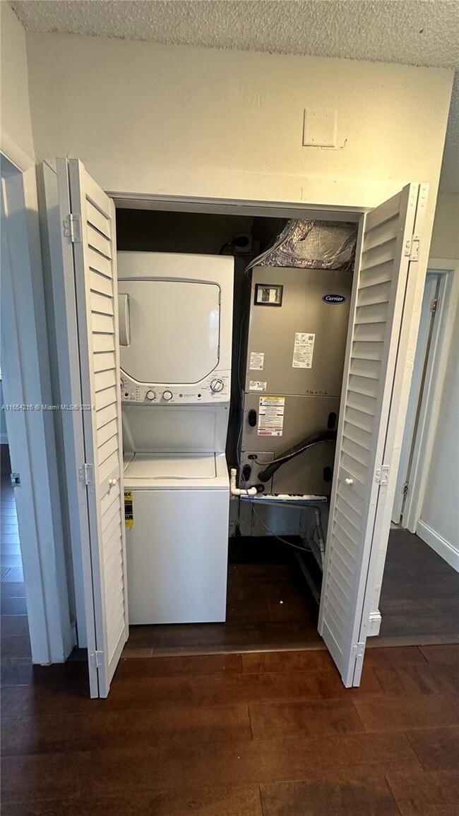 Building Photo - 8370 SW 27th Ln