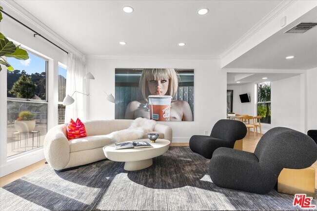 Building Photo - 1650 Clear View Dr