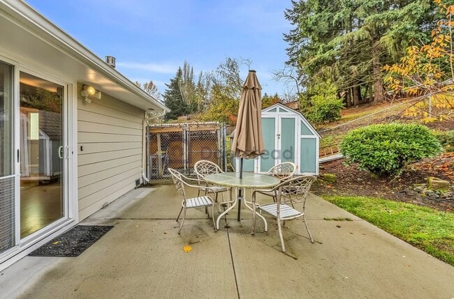 Building Photo - Beautiful Family Home in Tacoma!