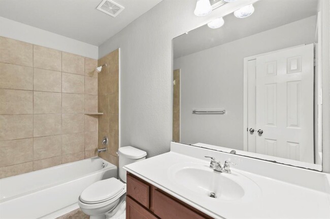 Building Photo - 15603 Walnut Leaf Ln