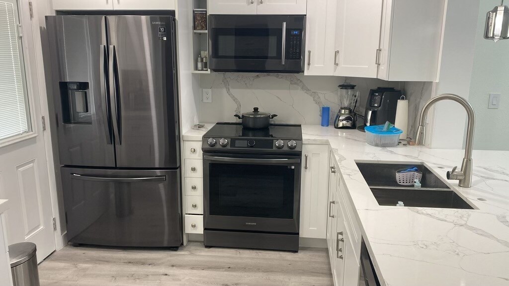 Building Photo - 19452 NE 26th Ave