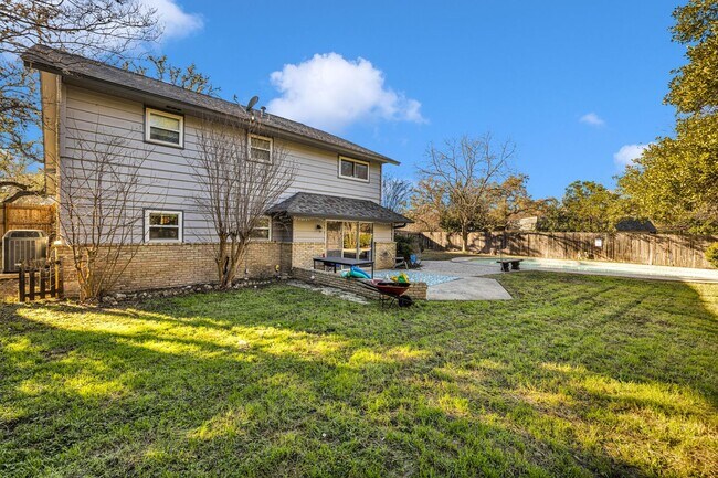 Building Photo - Beautiful home available in Castle Hills!
