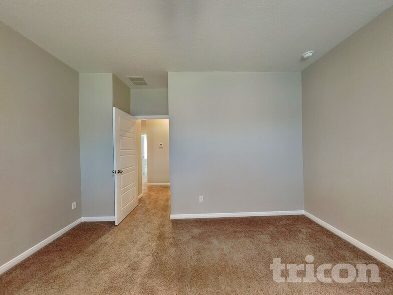 Building Photo - 13547 Emerson Wy