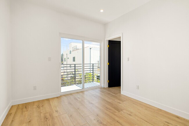 Building Photo - 3420 12th Ave