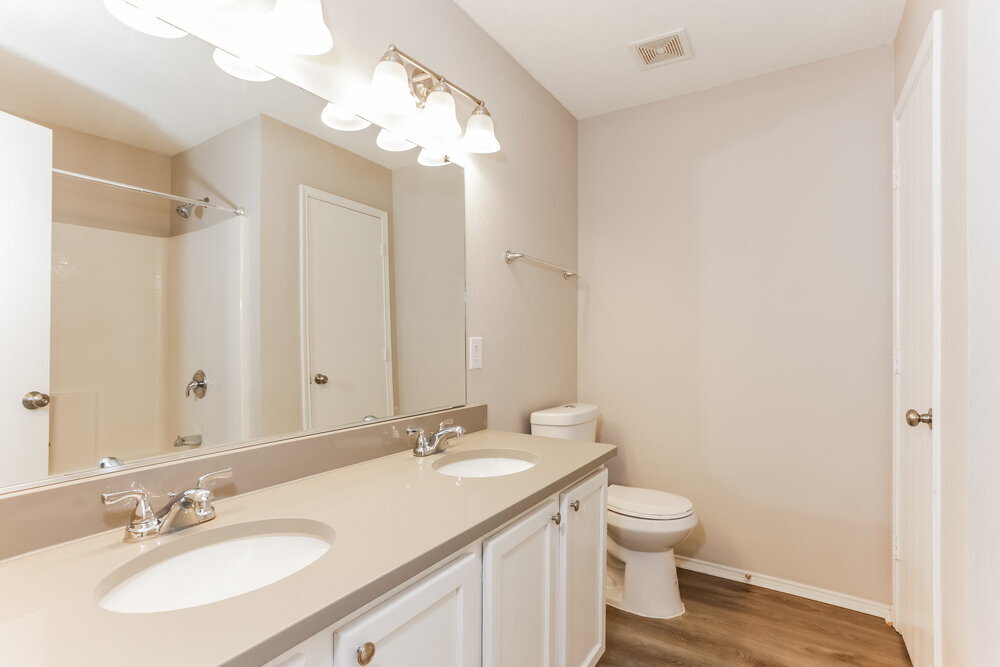 Building Photo - 2365 White Pine Dr