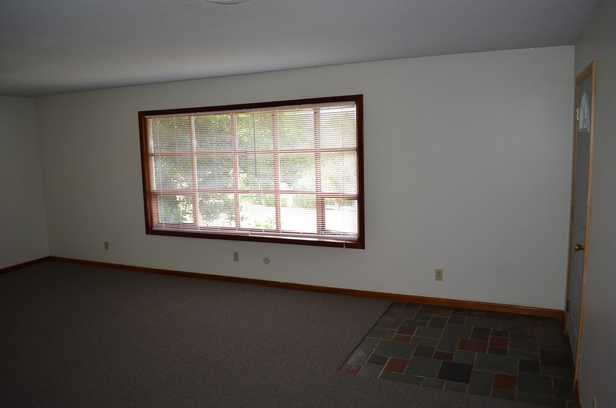 Building Photo - 93 Wonderhill Dr