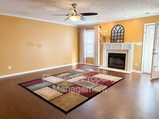 Building Photo - 215 Americana Dr