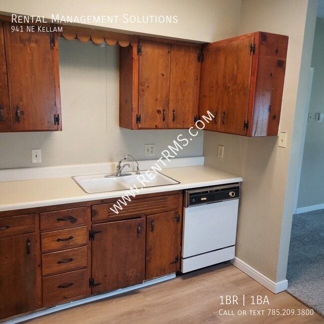 Building Photo - 941 NE Kellam-