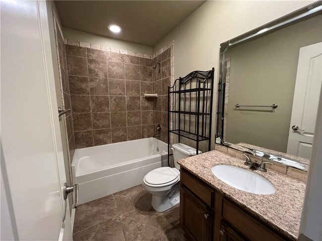 Building Photo - 3304 SW Briar Creek Ave