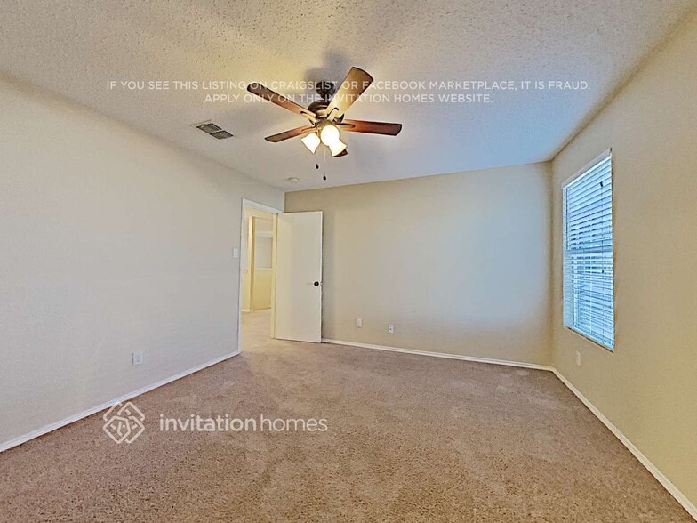Building Photo - 1537 Englewood Dr