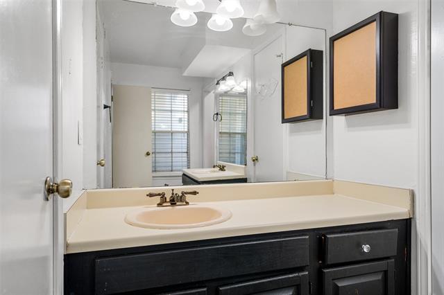 Building Photo - 812 Creekside Dr