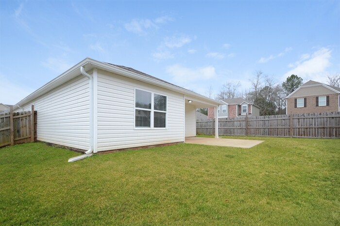 Building Photo - 6721 Woodford Dr