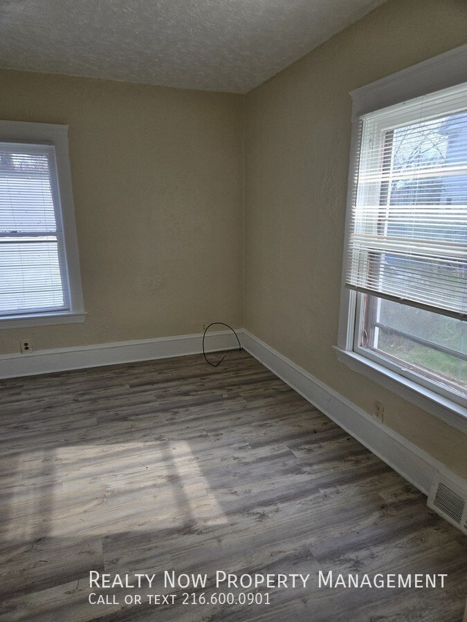 Building Photo - 2086 W 81st St