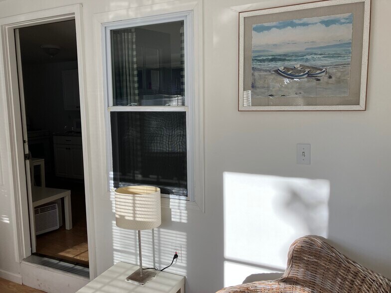 Building Photo - 1922 Baltimore Ave