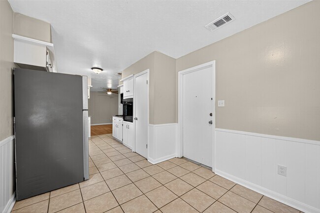 Building Photo - 108 Belvedere Dr