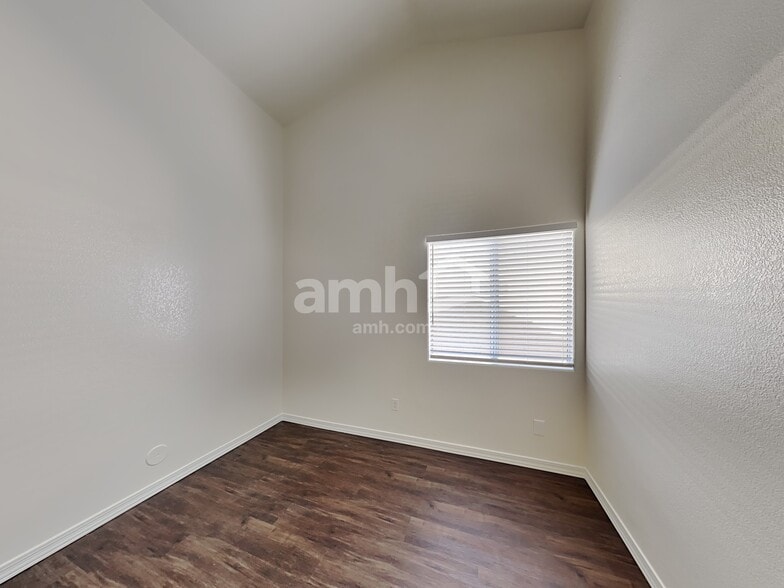 Building Photo - 2508 N 134th Ave
