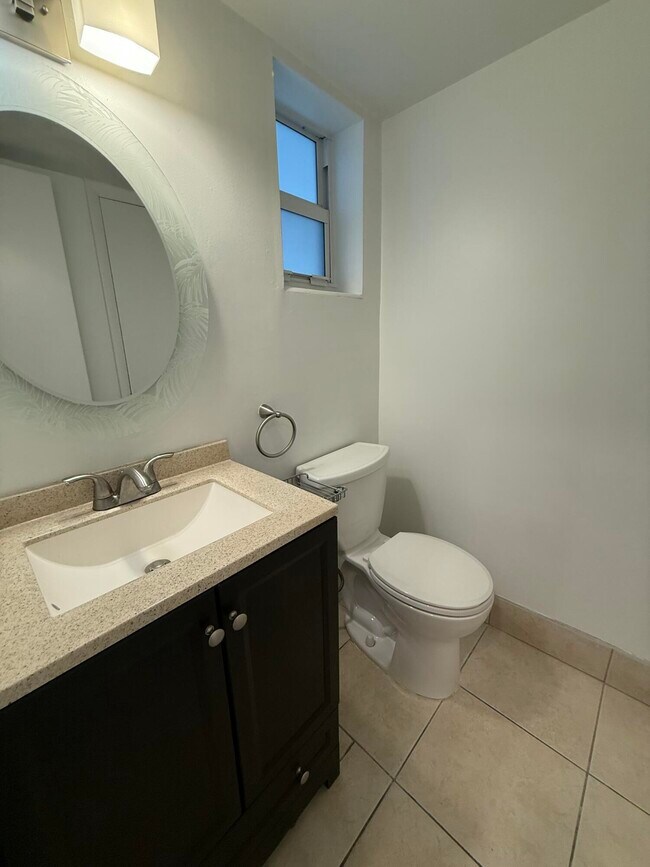 Building Photo - 4500 N Flagler Dr