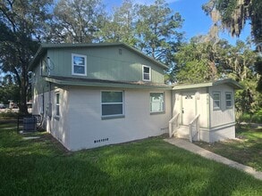 Building Photo - 9762 Bayview Ave