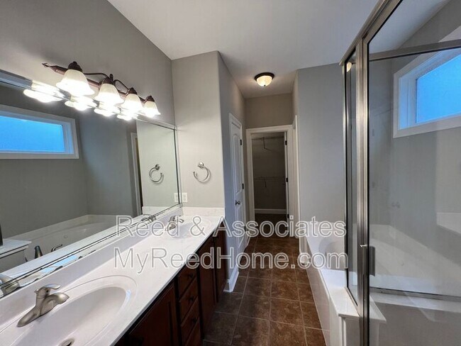 Building Photo - 137 W Porter Run Dr