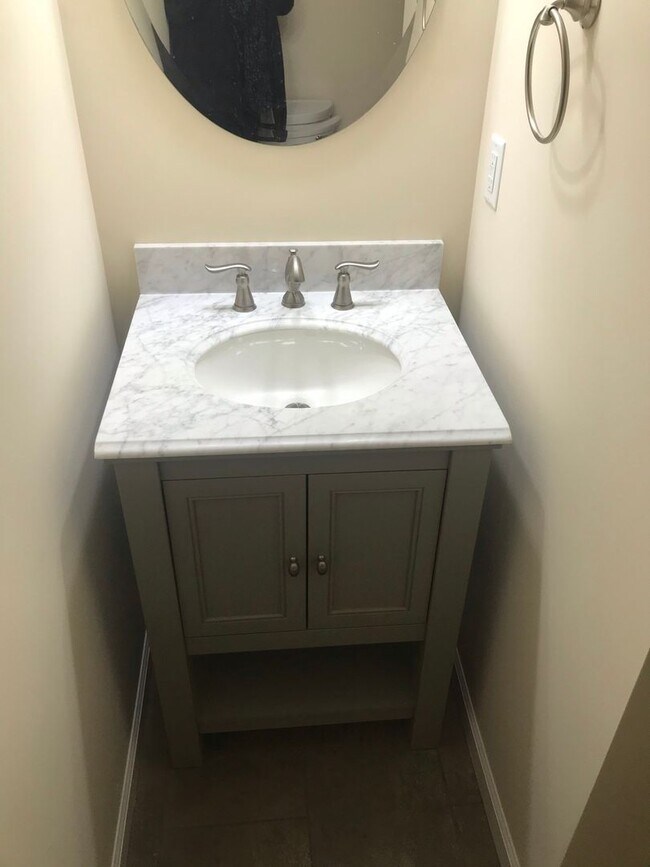 Building Photo - Arden Townhome: Commuter's Wishlist