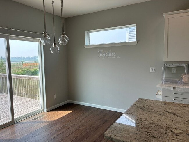 Building Photo - Available in August - Spacious 4 Bedroom, 3 Bathroom Home in the Linn-Mar School District
