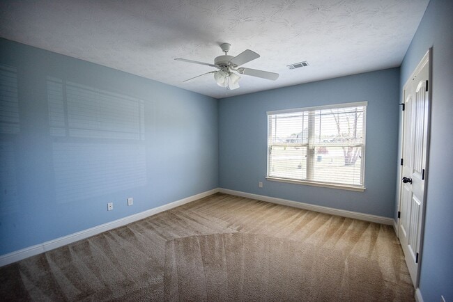 Building Photo - Beautiful home available from May 10!