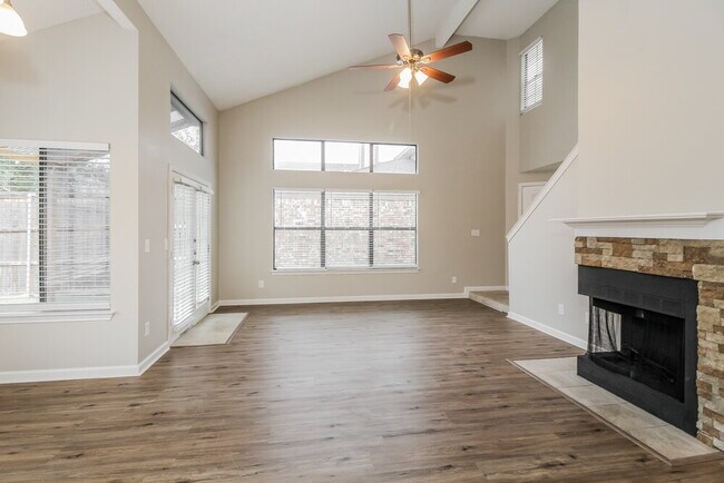 Building Photo - 1221 Settlers Way
