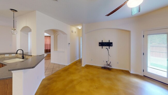 Building Photo - 3 bedroom/2 bath/2 Car Garage - Walking distance to Lake Lewisville