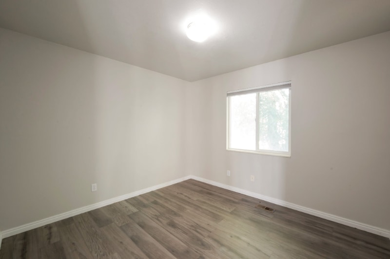 Building Photo - 470 W 1600 S