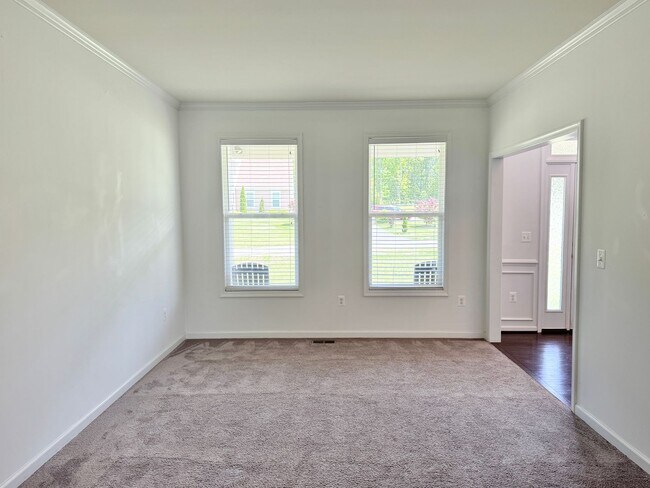 Building Photo - CLOSE TO BROOKE POINT VRE - LARGE ACREAGE HOME - STAFFORD- BASEMENT KITCHENETTE