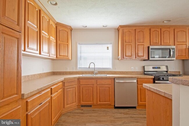 Building Photo - 192 Daffodil Dr