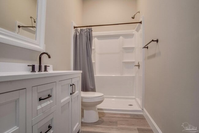 Building Photo - 203 S L St