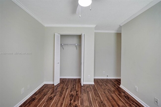 Building Photo - 10219 NW 48th Manor