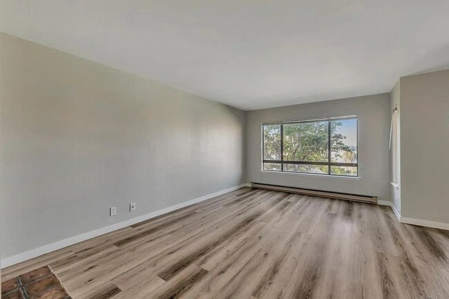 Building Photo - Remodeled 1BR Condo with Pool & Water Views Near Foster City
