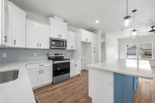 Building Photo - New Construction 3/2 in Bronson