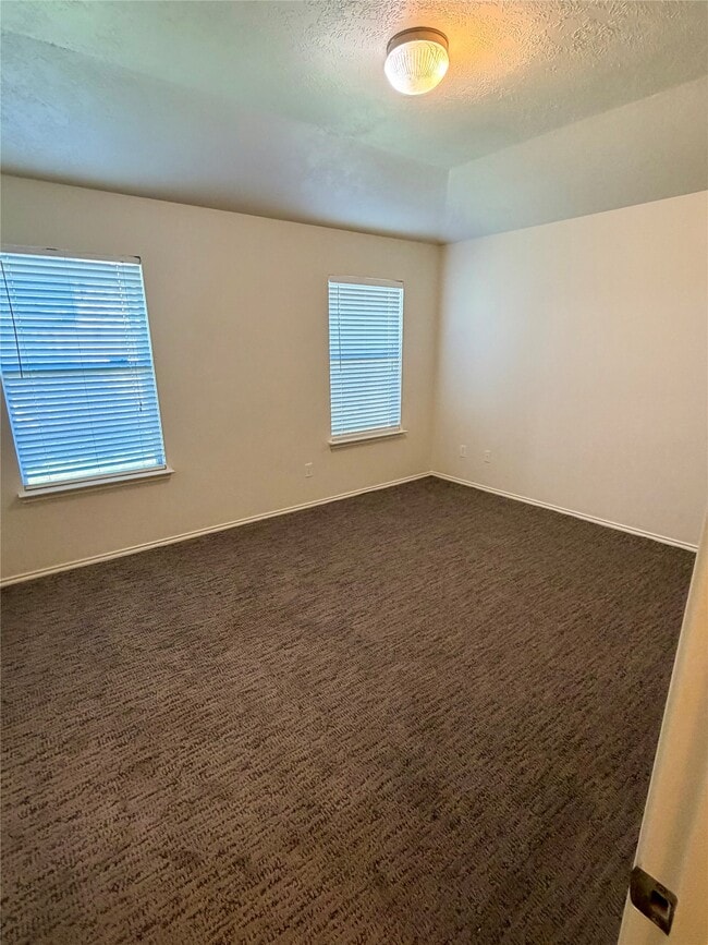 Building Photo - 8943 Farm Ridge Ln
