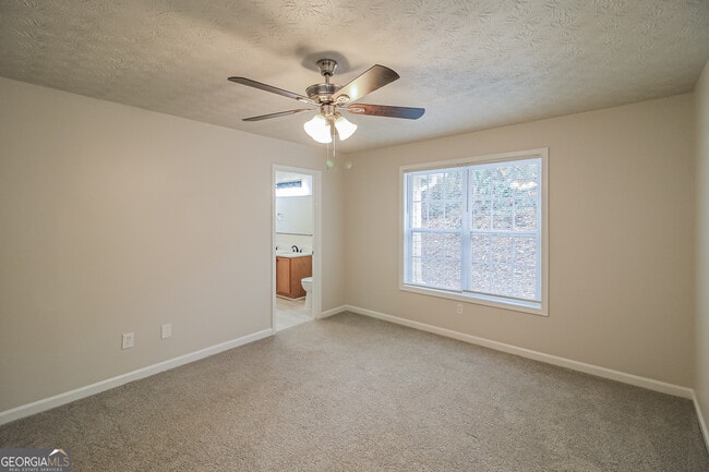 Building Photo - 5862 Homestead Cir