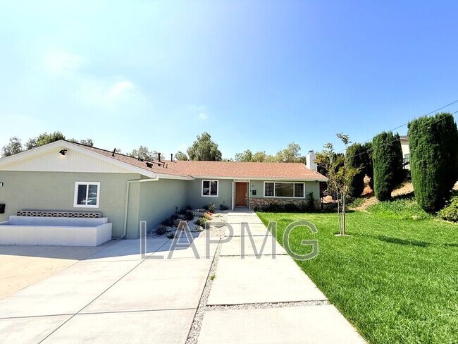 Building Photo - 10839 Fellows Ave
