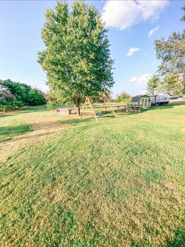 Building Photo - 3056 Joe Dowlen Rd
