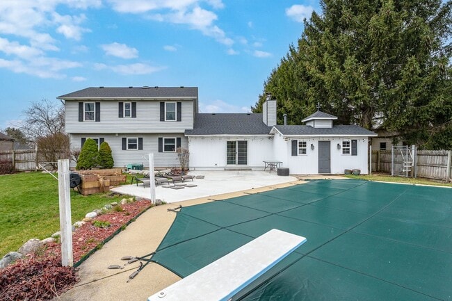 Building Photo - 4 Bedroom Home in Richland