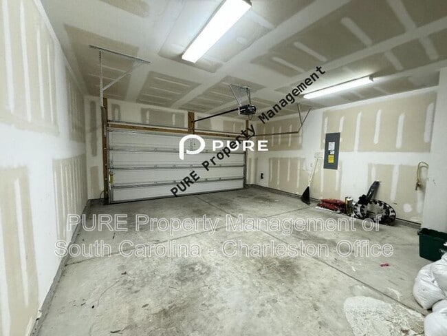 Building Photo - 154 Hickory Ridge Way