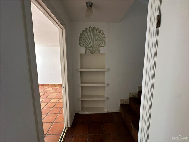 Building Photo - 22 1st Ln Ct