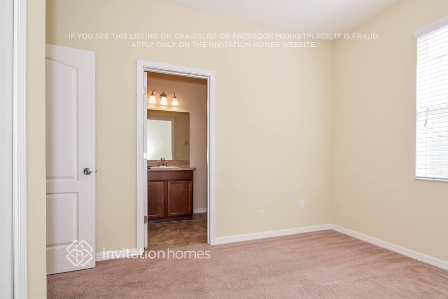 Building Photo - 3247 Berwick Ln