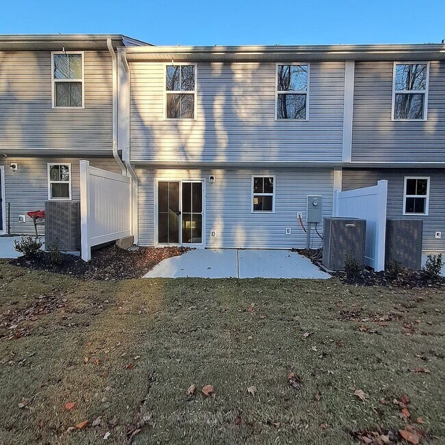 Building Photo - 150 Elyse Overlook Lp