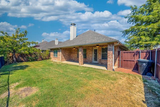 Building Photo - 8127 Robertson Dr