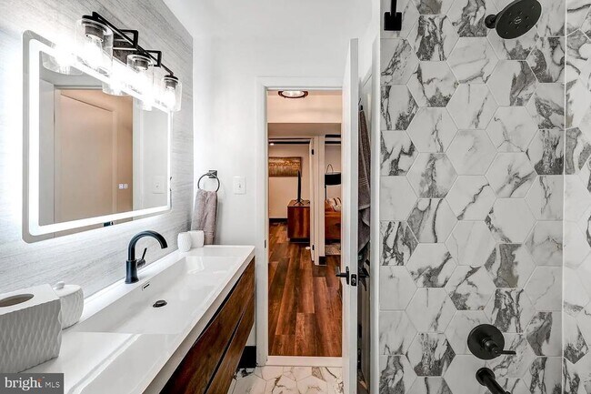 Building Photo - 4002 Linkwood Rd