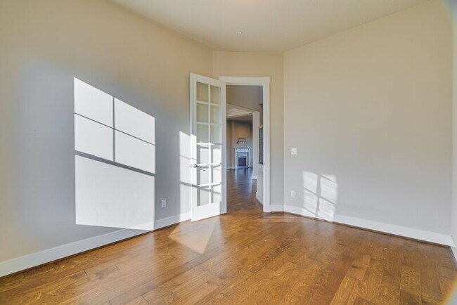 Building Photo - 11741 SW Barcelona St