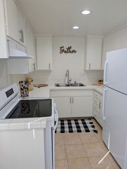 Building Photo - 2890 W 235th St